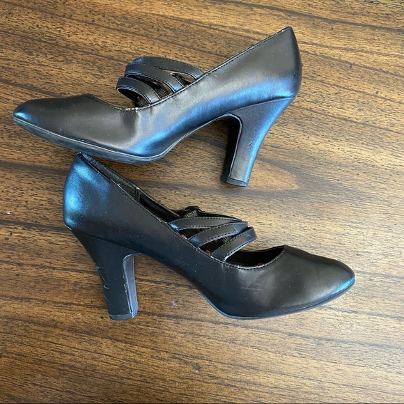 Candie’s Black Mary Jane Heels with Triple Strap Buckles size 7 - Picture 4 of 5